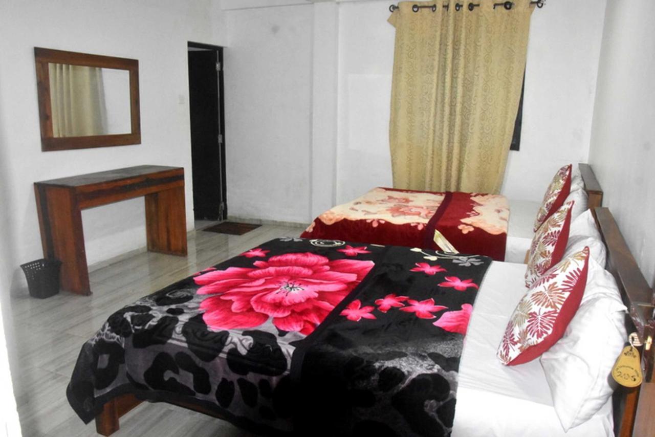 Hôtel Unique View Nuwaraeliya à Nuwara Eliya Extérieur photo